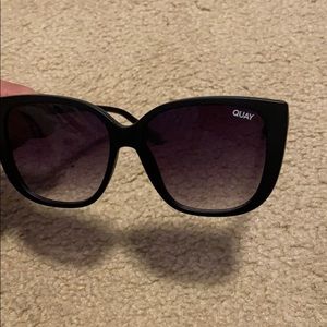 QUAY SUNGLASSES